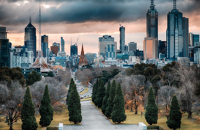 FNT > Melbourne, Australia: $940 round-trip – Oct-Dec