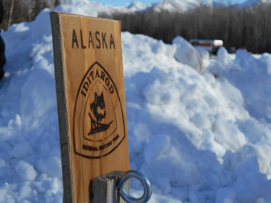 DEN > Anchorage, Alaska: Flight & 9 nights: $573 – Dec-Feb (Including Winter Break)